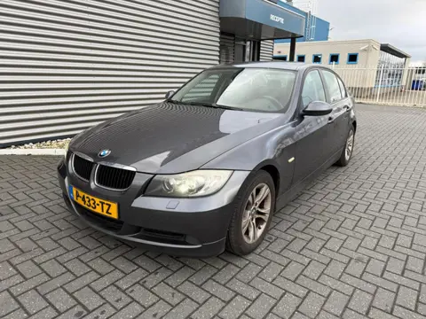 BMW 3-serie 318i