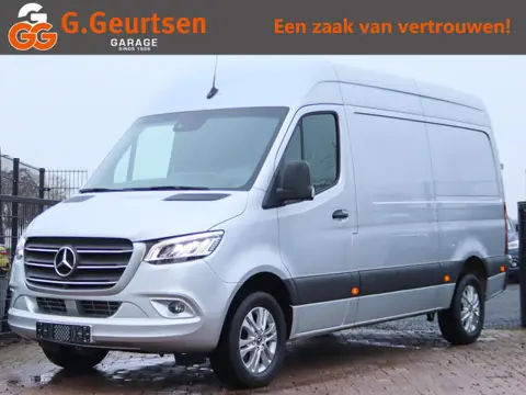 Mercedes-Benz Sprinter 317CDI 170PK, 9G-Tronic, L2H2, 3500KG Trekhaak, 360 Camera, Distronic, Geveer
