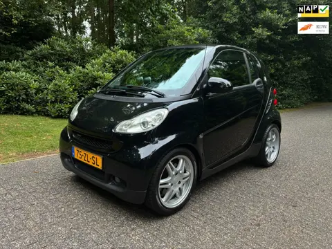 Smart Fortwo coupé 1.0 BRABUS 98pk Leder / Airco / Carplay / Stoelverwarming