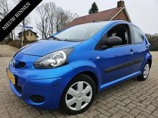 Toyota Aygo 1.0 VVT-i met Airco, PDC en Vele Opties !