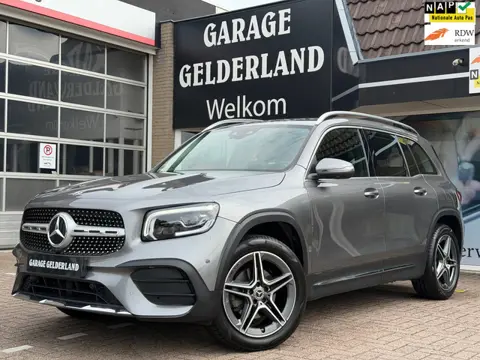 Mercedes-Benz GLB 200 4MATIC AMG Line | Leder/Alcantara | Matrix | Acc | Climate | Navi | Camera | P