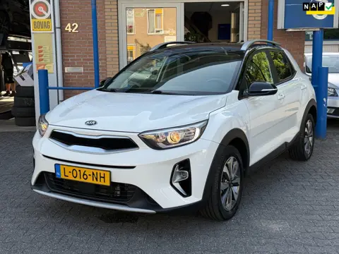 Kia Stonic 1.0 T-GDi MHEV DynamicPlusLine | Trekhaak | Automaat | org. NL. auto | Park. sens. achter