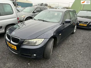 BMW 3-serie Touring 318i Business Line lees advertentie