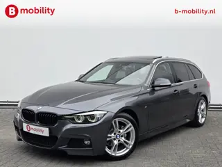 BMW 3 Serie Touring 320i High Executive M-Sport Trekhaak 1800kg Panoramadak Apple CarPlay NL Auto! |