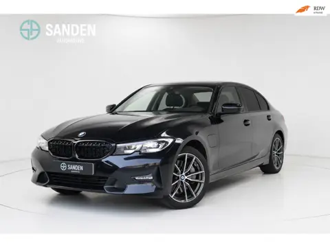BMW 3-serie 330e High Executive|Sportline|Plug in|Automaat|Led|Navi|Camera|Hifi|Driving Assistant