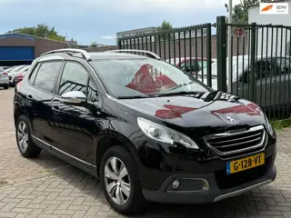 Peugeot 2008 1.2 PureTech Urban Cross 2e eigenaar dealer onderhouden panorama dak parkeer sensor air