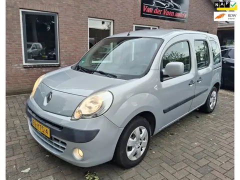 Renault Kangoo Family 1.6-16V Expression. Rolstoel aanpassing XXL aanpassing. D-riem vervangen, nett