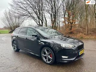 Ford Focus Wagon 1.5 Titanium | ST-Line | Aut. | Camera | APK 11-'26