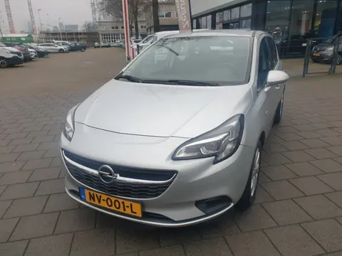 Opel Corsa 1.4 Innovation Auto verkeert in topstaat !!!! .