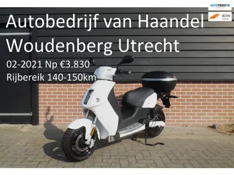 E-Max Bromscooter V120LD+ actieradius 140km 02-2021 3.298km