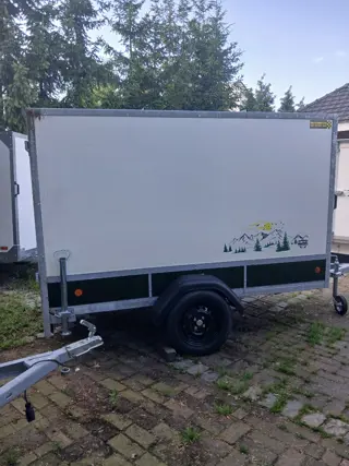 gesloten aanhangwagen roca