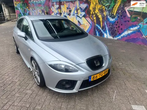 Seat Leon 1.6 geheel fr look dikke 19 inch velgen ijskoude airco stereo dik uitlaat geluid kanon inr
