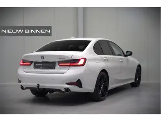 BMW 3-serie 330e eDrive Edition High Executive | Stoelverwarming | Navigatie | Apple Carplay | Parke
