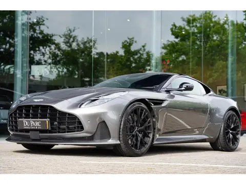 Aston Martin DB12 4.0 V8 / NL-Auto / B&W / Carbon