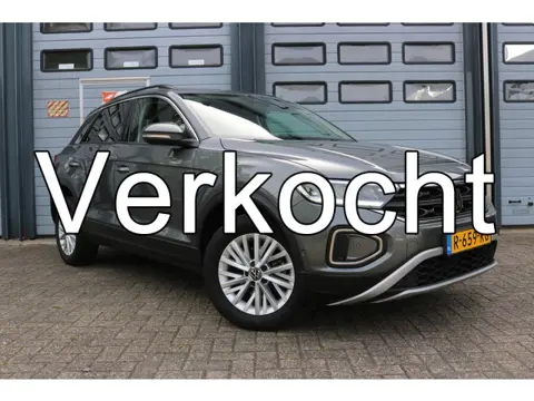 Volkswagen T-Roc 1.0 TSI Life Virtual cockpit Navi Camera Led Privacy glass Bj:2022