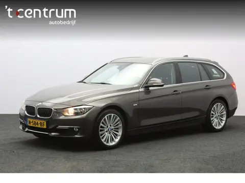 BMW 3 Serie Touring 328i xDrive 245 PK High Executive Luxury Line, Leder, 360 Camera, Cruise Control