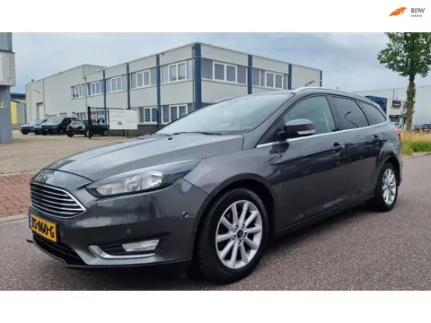 Ford Focus Wagon 1.0 Titanium NAVI PSENSOR TREKHAAK CRUISE 2 X SLEUTELS