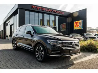 Volkswagen Touareg 3.0 TSi 4MOTION R-line, Pano, Massage, Trekhaak, Nachtzicht!