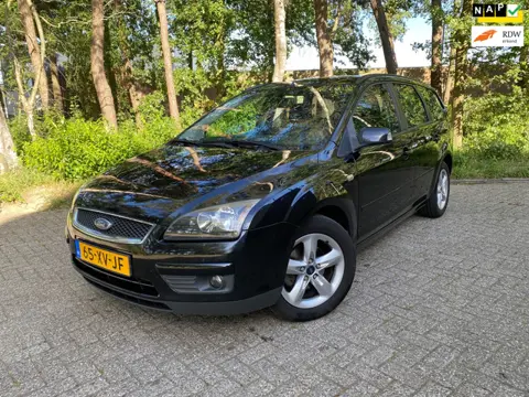 Ford Focus Wagon 1.6-16V Titanium
