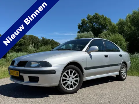 Mitsubishi Carisma 1.6 Comfort Drive | 1e Eigenaar | slechts 99.576 km | Airco | 15" Velgen | Nieuwe