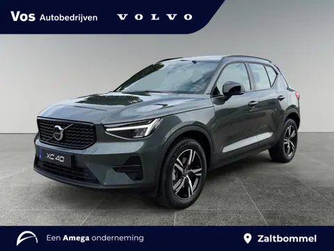 Volvo XC40 2.0 B4 Plus Dark