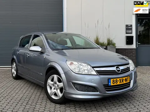 Opel Astra 1.6 Business OPC Line | Trekhaak | Cruise | Airco