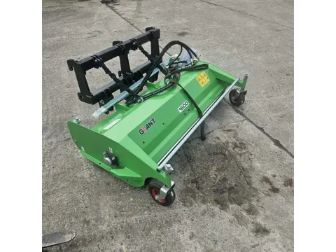 Giant klepelmaaier nieuw overjarig