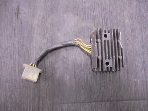 SPANNINGSREGELAAR Kawasaki LTD 454 1985 - 1995