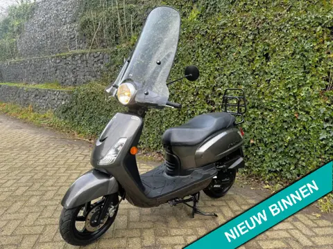 SYM Fiddle 2 45km Porsche Agaat E4 BETAAL met in3