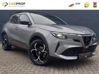 Alfa Romeo Junior 1.2 Turbo 145PK Hybrid Ibrida Speciale Panorama-Schuifdak/Sabelt-Sportstoelen/Lede