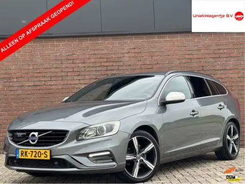 Volvo V60 2.0 T4 R-DESIGN | DEALER OH! | NAVI! | CAMERA!