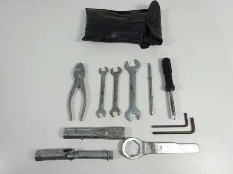 GEREEDSCHAPSET Kawasaki ZX 10 R 2004 - 2005