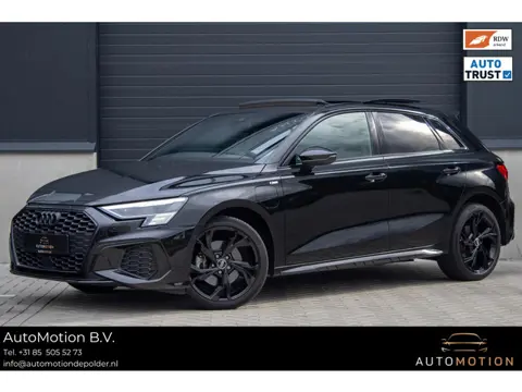 Audi A3 Sportback 40 TFSIe S line RS Bekleding MATRIX PANO MAXTON  ACC