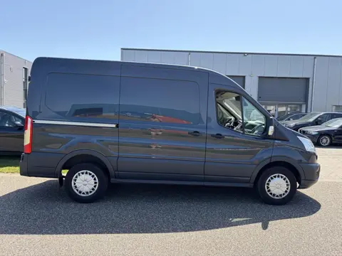 Ford Transit 330 2.2 TDCI L2H3 Ambiente