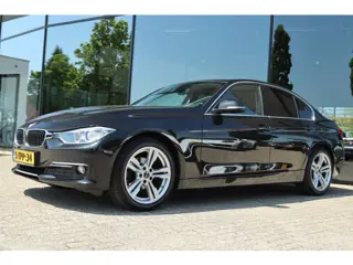BMW 3-SERIE 316I HIGH EXECUTIVE AUT. | LEDER | NAVI | STOELVERW. | PDC | LMV