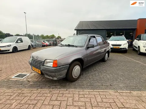 Opel Kadett 1.8S LS Automaat Apk 4-2027*Start en rijdt goed