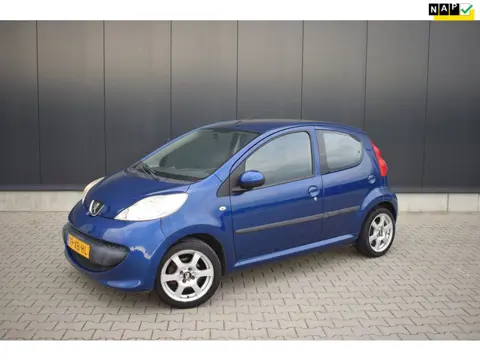 Peugeot 107 1.0-12V Airco 5drs APK 05-2027