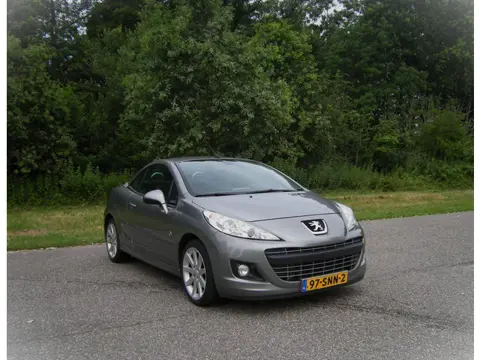 Peugeot 207 CC 1.6 VTi Roland Garros . AUTOMAAT . Cruiscontrol . Airco . Navi . enz