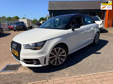 Audi A1 Sportback 1.2 TFSI Admired/S-Line/Nl Auto/Navigatie/Lm Velgen