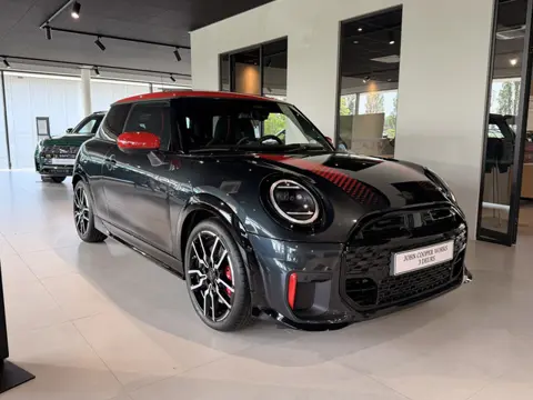 MINI 3-deurs 2.0 JCW John Cooper Works 231 pk Pakket XL | Panoramadak | Elektrisch verstelbare stoel