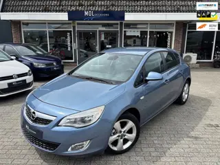 Opel Astra 1.4 Turbo Edition | PDC | Trekhaak | Cruise | Strak | NW apk