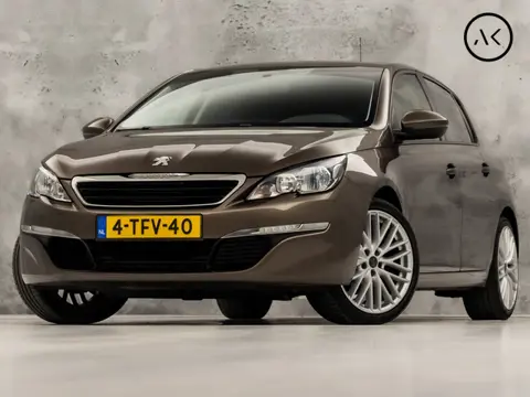 Peugeot 308 1.2 VTi Sport (NAVIGATIE, GETINT GLAS, LM VELGEN, SPORTSTOELEN, TREKHAAK, CRUISE, NIEUWE