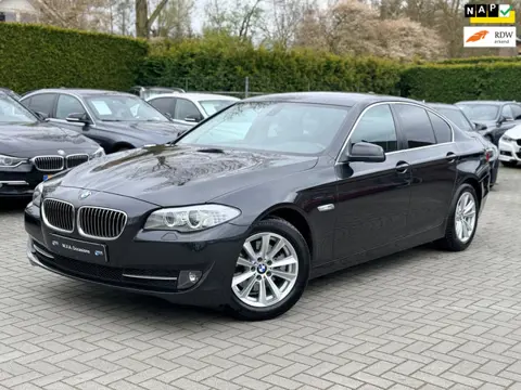 BMW 5-serie 520i Executive|Nieuwe Ketting|Trekhaak|Navigatie|Cruise control|Climate control|Nette st