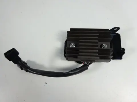 SPANNINGSREGELAAR Suzuki GSR 750 2011 - 2016