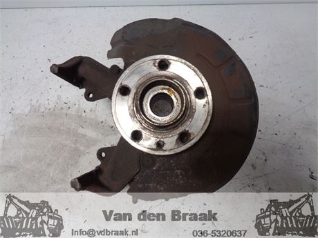 Volkswagen Polo 6R 1.2 TSi 2009-2014 Fusee links voor