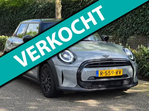 Mini Camden Edition Cooper CarPlay Black Panel Navi 2e Eig NAP NL Zwart DAK & Lm velgen