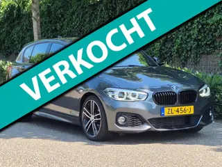 BMW 1-serie M Sport Edition Apple CarPlay LM Velgen Trekhaak LED NAP Black Panel dash 118i M Sport E