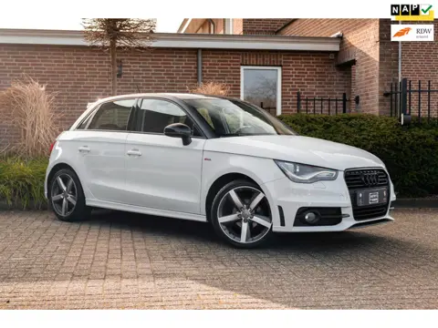 Audi A1 Sportback 1.2 TFSI Admired S-Line Xenon Stoelverwarming Navi Cruise 17''