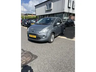 Ford Ka 1.2 Titanium X start/stop.Clima. Keurig nette en zeer goed rijdende Ka.LET OP: INTRACARS IS 