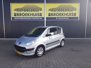 Peugeot 1007 1.4 Gentry (bj 2005)